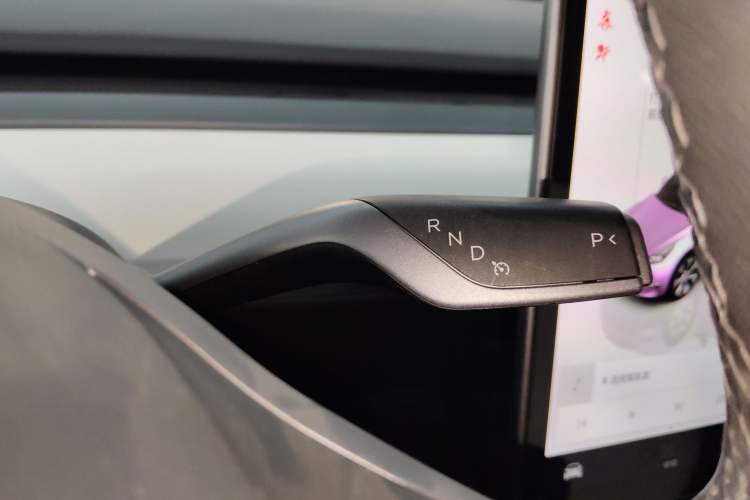 Used Tesla Model Y 2022 Long-Range All-Wheel-Drive Version
