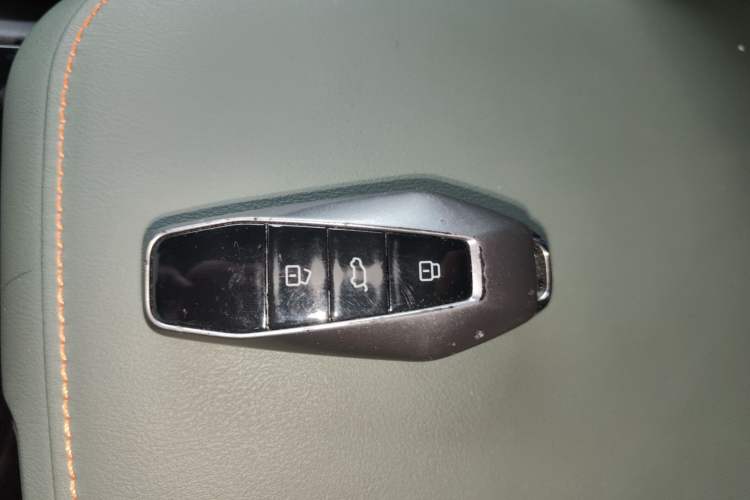 Used iCAR 03 2024 501km Four-wheel Drive Long-Range Advanced Version
