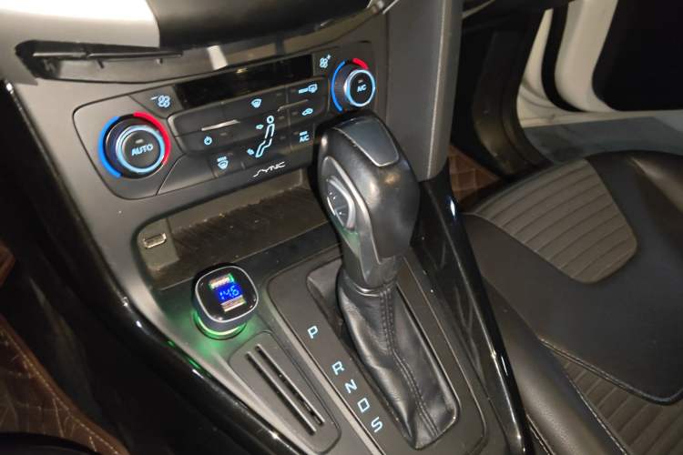 Used Ford Focus 2015 Sedan 1.6L Automatic Trend Model
