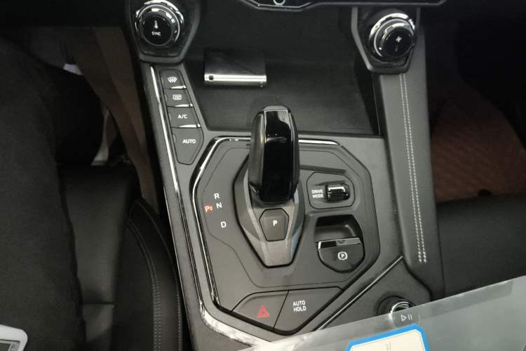 Used Lynk & Co 01 EM-P 2021 1.5TD PHEV Halo Gear Lever