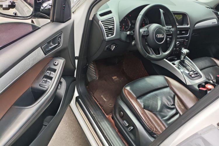 Used Audi Q5 2017 Plus 40 TFSI Technology Model Driver Seat