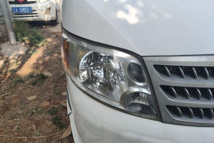 Used Foton Scenic 2014 2.0L Express Classic Short-Wheelbase High-Roof 491EQ4A
