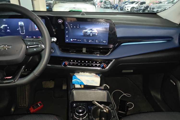 Used Chevrolet Equinox Plus 2024 102km RS Ultimate Edition Audio And AC Panel