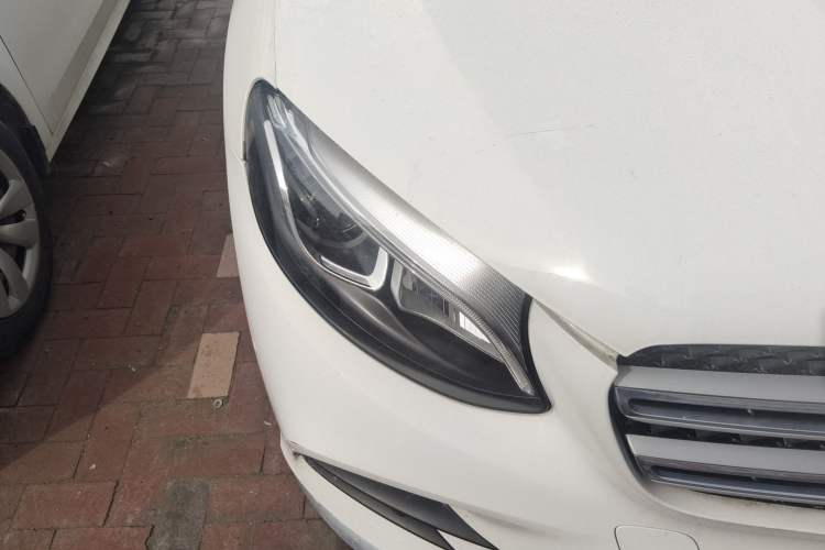 Used Mercedes-Benz GLC 2018 GLC 260 4MATIC Luxury Model Right Front Headlight