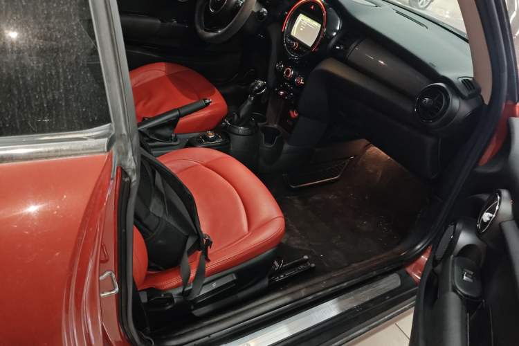 Used MINI 2014 1.5T COOPER Fun
