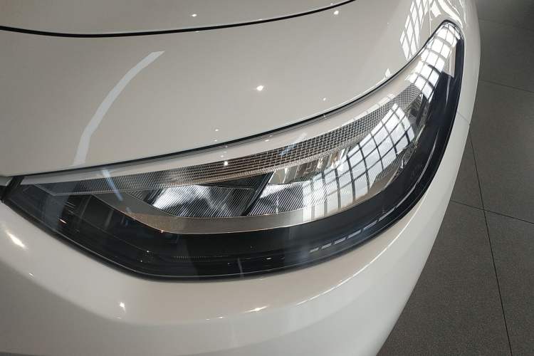 Used Volkswagen ID.3 2024 Outstanding Edition Left Front Headlight