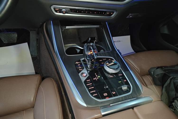 Used BMW X7 2021 xDrive40i Luxury Package with Leading Features