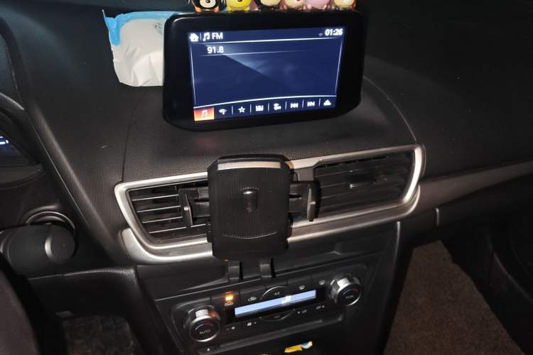 Used Mazda 3 Axela 2017 Sedan 1.5L Automatic Luxury Model China VI Standard Audio And AC Panel