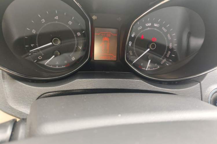 Used Chery Arrizo 7 2013 1.6L Manual ZhiShang Edition Odometer Close Up