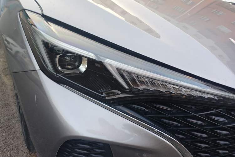 Used CHANGAN Eado 2020 PLUS Blue Whale NE 1.4T GDI DCT Flagship Model Right Front Headlight