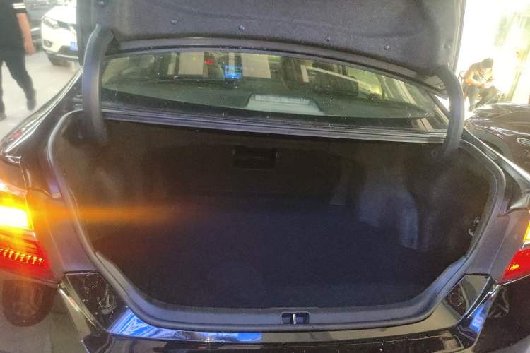 Used Toyota Camry 2015 2.0G Premier Edition