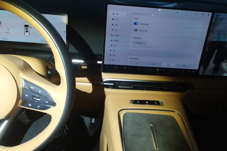 Used VOYAH Dream 2025 PHEV Four-Wheel Drive Prestige Kunpeng Edition
