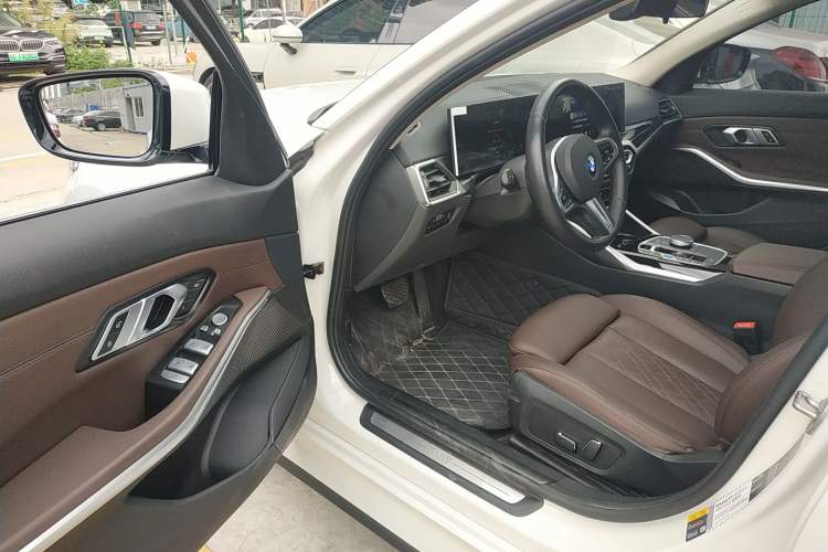 Used BMW i3 2024 eDrive 35 L Driver Seat