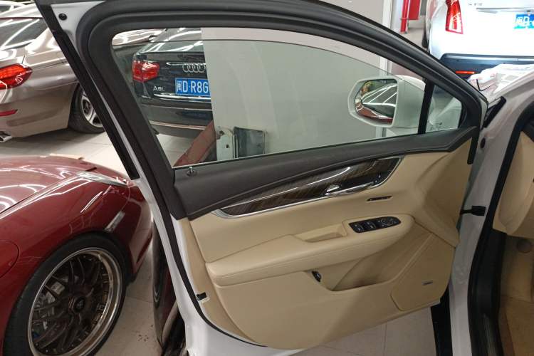 Used Cadillac XT5 2018 25T Luxury Model