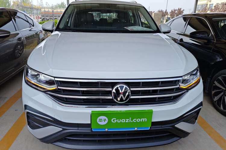 Used Volkswagen Tiguan L 2023 Revised Version 330TSI Automatic Two-Wheel Drive Smart Enjoyment Edition
