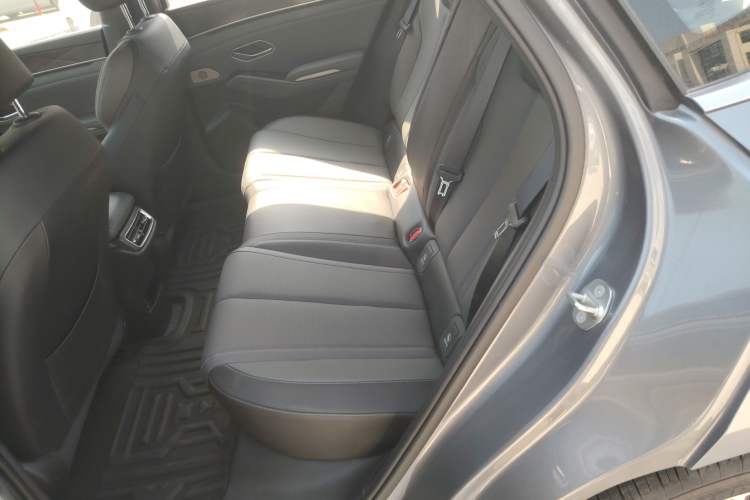 Used BYD Qin L 2025 DM-i Smart Drive 120KM Leading Model
