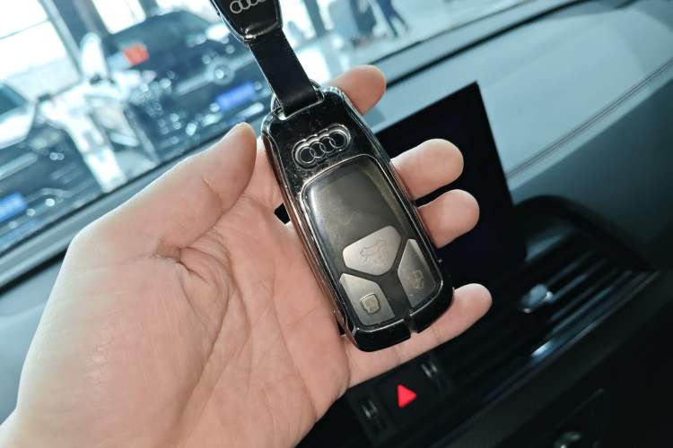 Used Audi Q5L 2021 40 TFSI Fashion Dynamic Model
