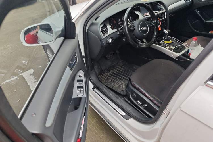 Used Audi A4L 2016 35 TFSI Collector's Edition Automatic Standard Model
