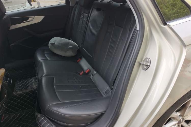 Used Audi A4L 2019 40 TFSI Fashion Edition China VI Emission Standard
