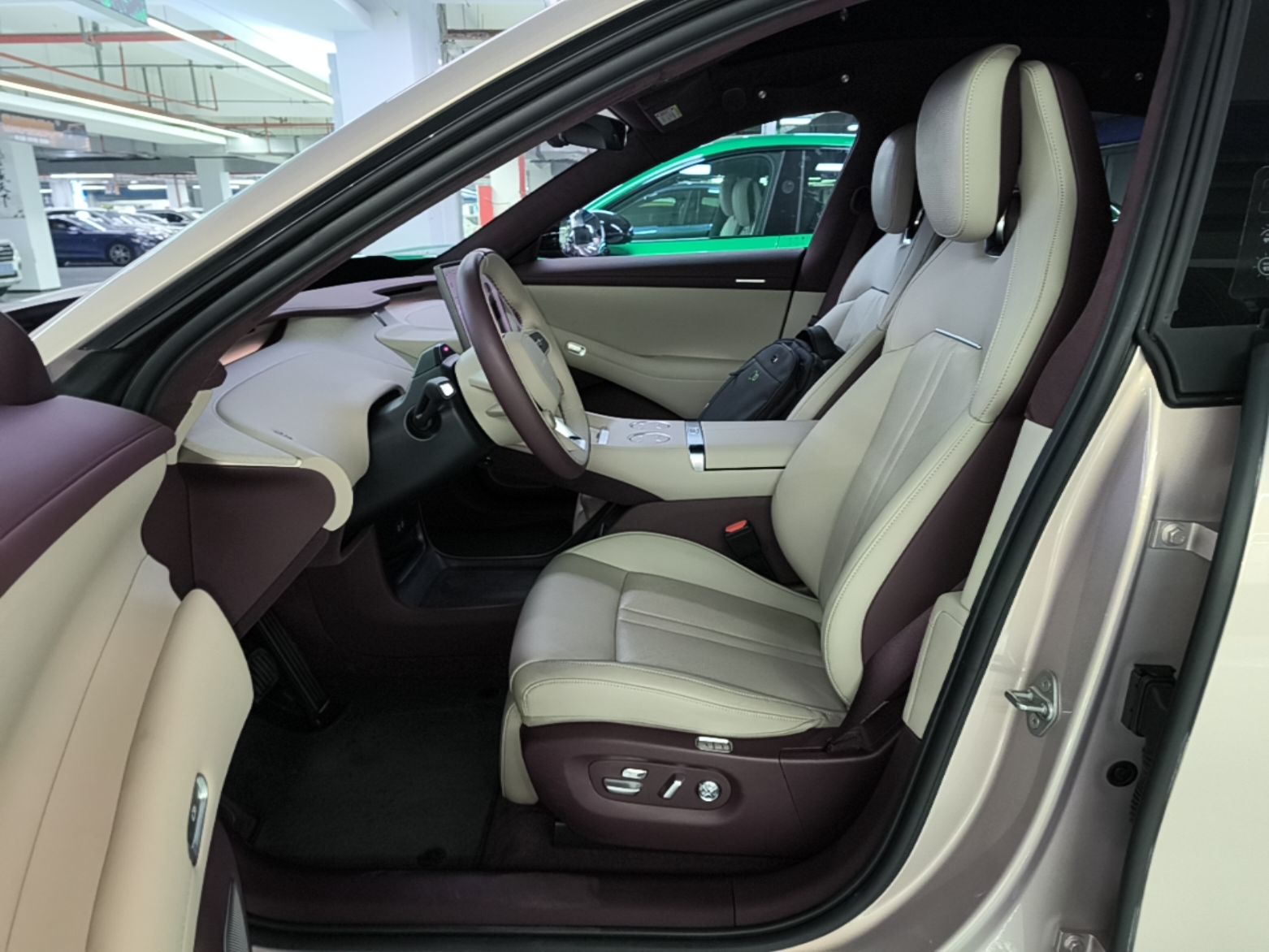 Xiaomi Auto YU7 2025 Ultra-Long Range High-Performance All-Wheel-Drive Max Edition — снимка 17