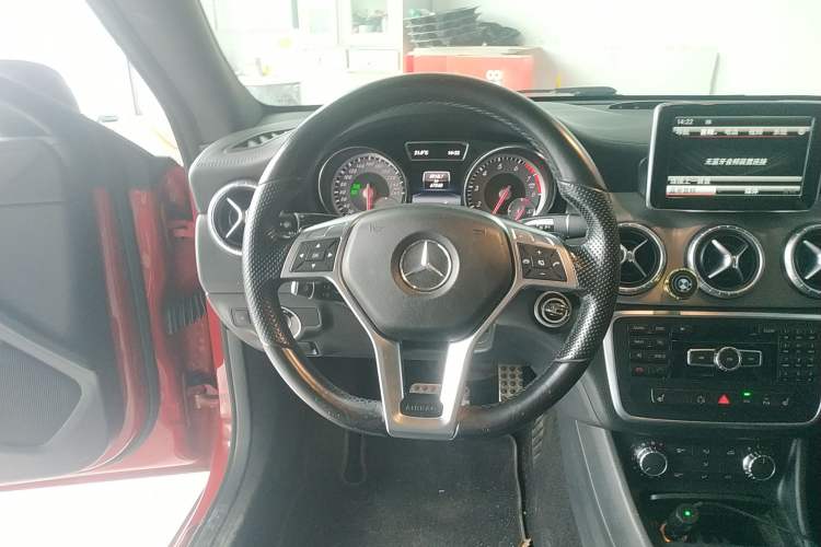Used Mercedes-Benz CLA 2014 CLA 260 4MATIC Steering Wheel