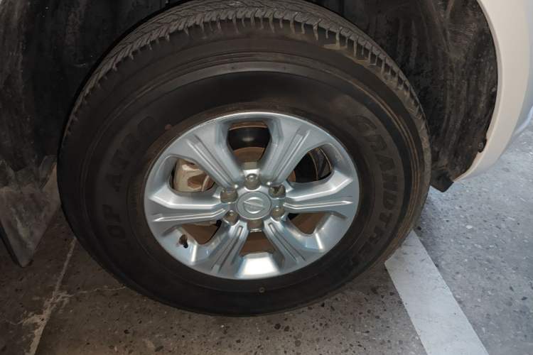 Used Nissan Navara 2017 2.5L Automatic 2WD Luxury Edition QR25