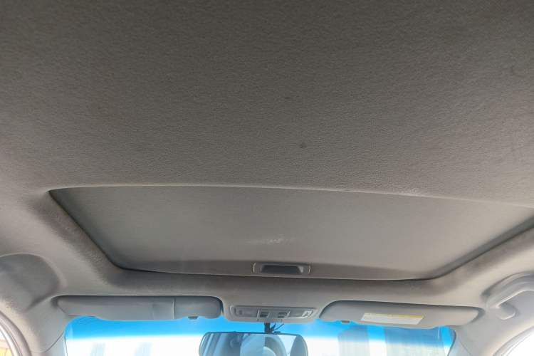 Used Honda Crider 2013 1.8L automatic luxury edition Headliner