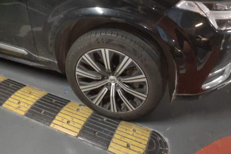 Used Volvo XC90 2020 Facelifted T6 Zhiyi Luxury 7-Seater Right Front Wheel Hub