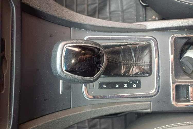 Used Geely Auto Emgrand 2017 Sedan Million Edition 1.5L CVT Upward Connectivity Version
