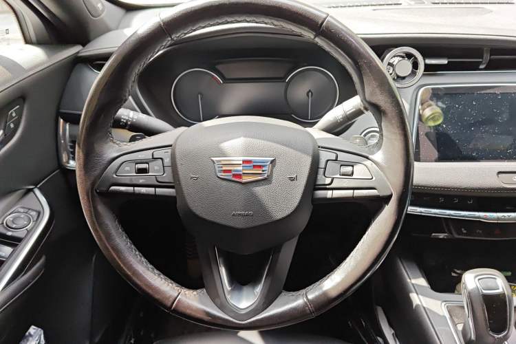 Used Cadillac XT4 2018 28T Two-Wheel Drive Leading Version