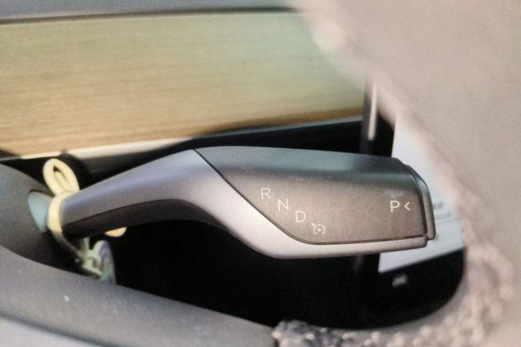 Used Tesla Model Y 2021 Long-Range All-Wheel-Drive Version
