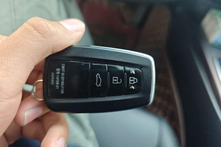 Used Toyota Camry 2019 Revised Version 2.0G Luxury Edition
