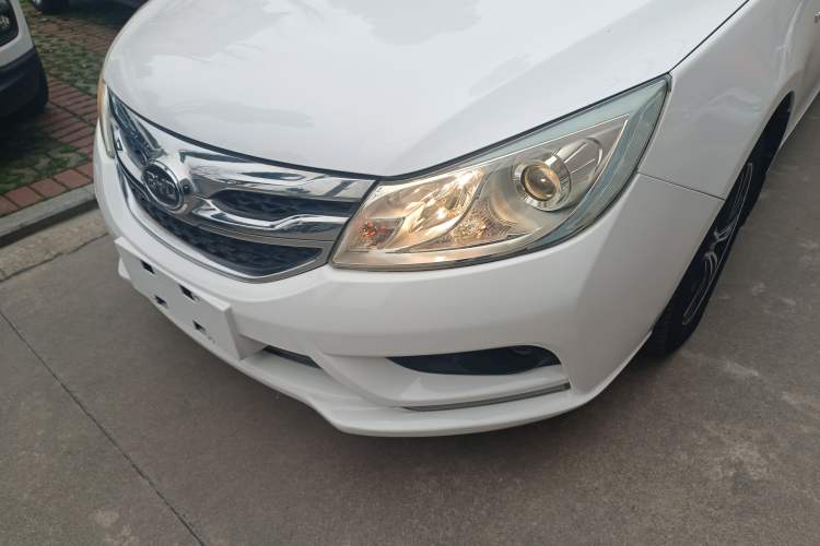 Used BYD Surui 2015 Revised Version 1.5L Manual Luxury Edition
