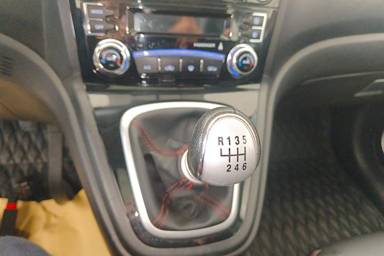 Used Haval H6 2016 Upgraded Model 1.5T Manual Two-Wheel Drive Elite Version