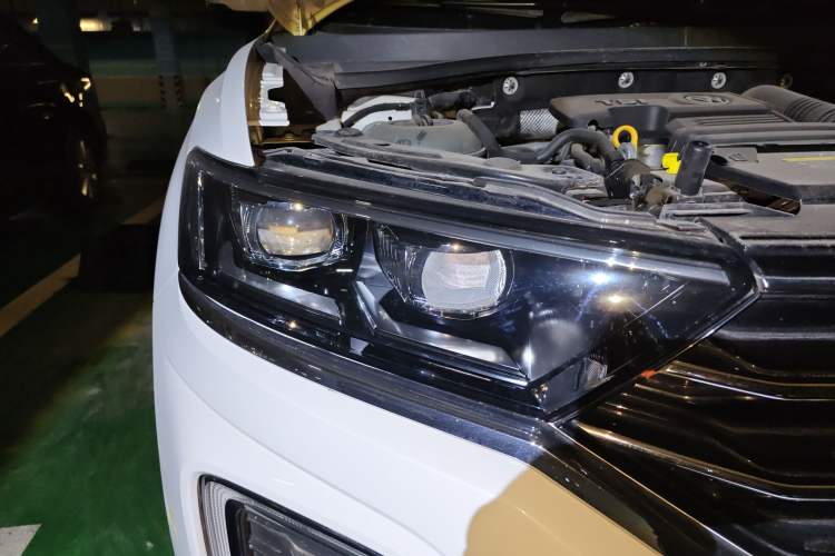 Used Volkswagen T-ROC 2018 280TSI DSG Two-Wheel-Drive Comfort Version China V Standard
