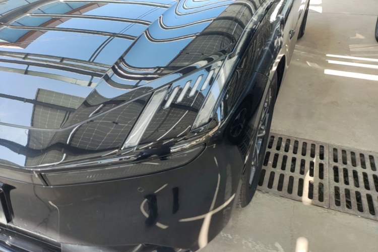 Used Lynk & Co Z10 2025 95 kWh 766 km Range Rear-Wheel Drive Max Left Front Headlight