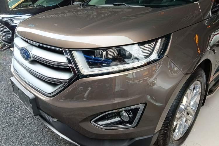 Used Ford Edge 2016 EcoBoost 245 Two-Wheel-Drive Titanium 7-Seater
