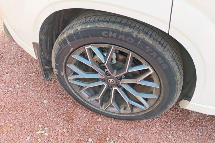 Used CHANGAN UNI-Z New Energy 2024 Blue Whale Smart Electric iDD 125km Beyond Edition Exterior 5