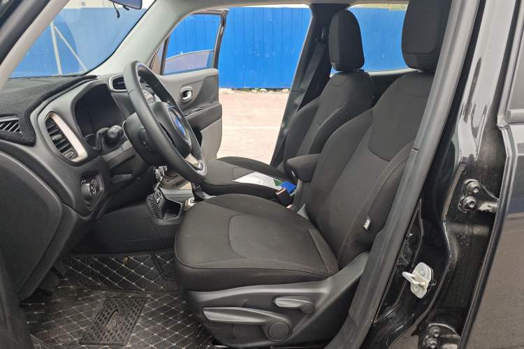 Used Jeep Renegade 2017 180T Automatic High-Energy Version