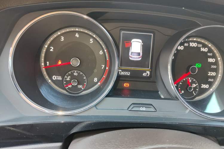 Used Volkswagen Tiguan L 2017 380TSI Automatic All-Wheel-Drive Luxury Edition Odometer Close Up