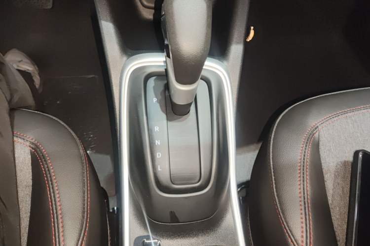 Used Chevrolet Trax 2019 Redline 325T Automatic Fun Edition China VI Standard Gear Lever