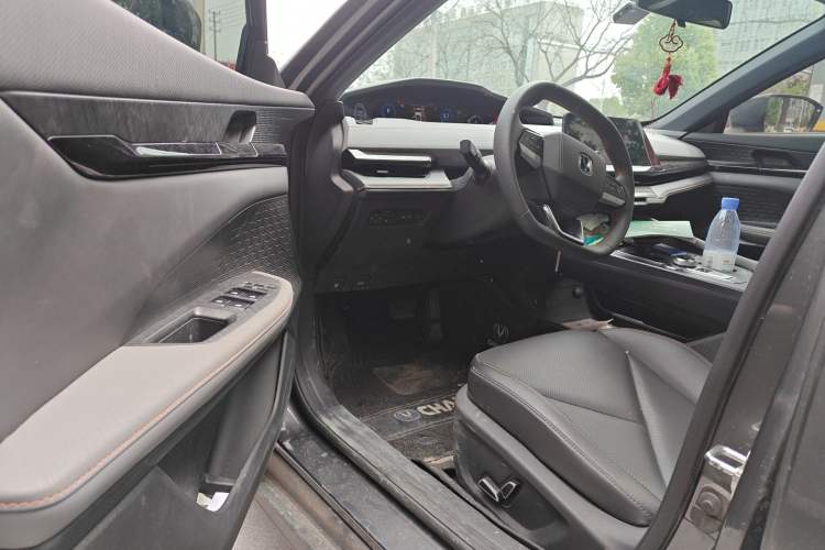 Used CHANGAN UNI-V 2022 1.5T Prestige Version
