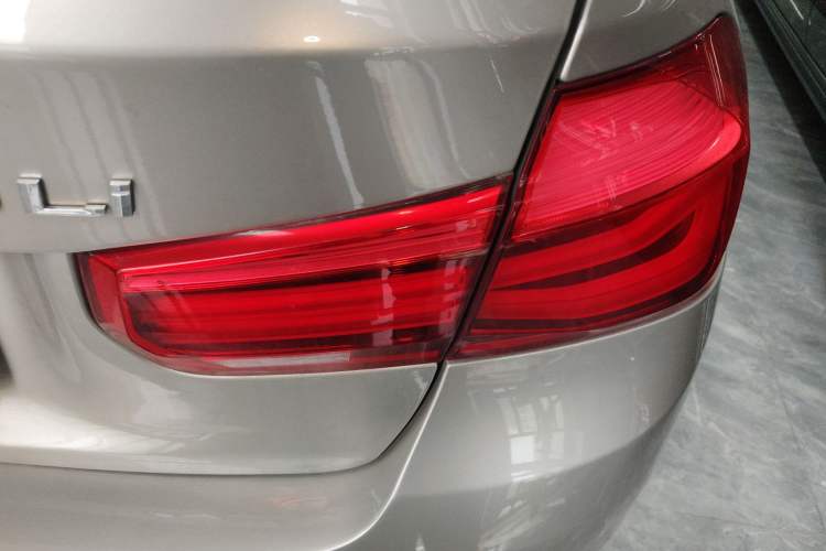 Used BMW 3 Series 2017 320Li Fashion Model Right Rear Taillight