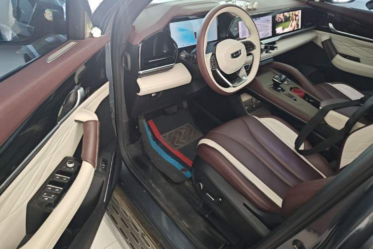 Used Geely Auto Monjaro L 2024 2.0TD High-Power Automatic Two-Wheel Drive Yunqi Version
