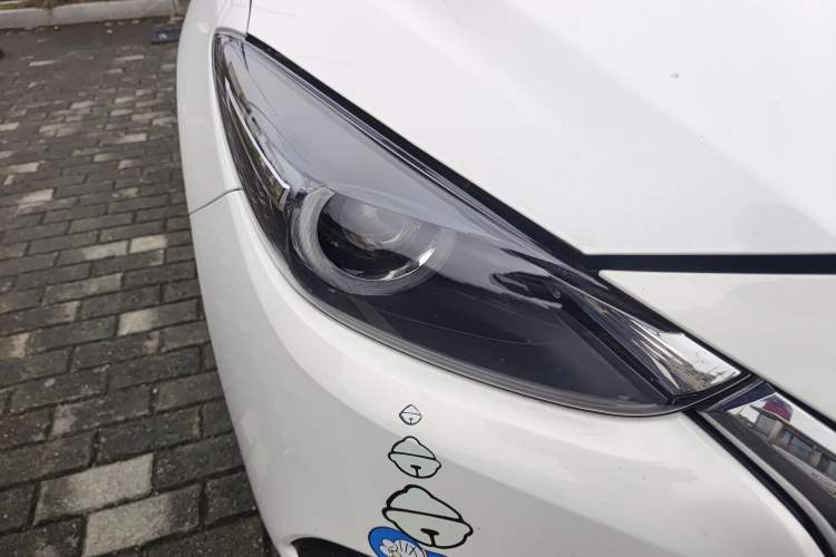 Used Mazda 3 Axela 2019 Cloud-Controlled Sedan 1.5L Automatic Luxury Model China VI Standard Right Front Headlight