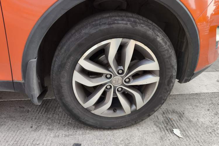 Used BAIC Senova X65 2015 2.0T Automatic Elite Model
