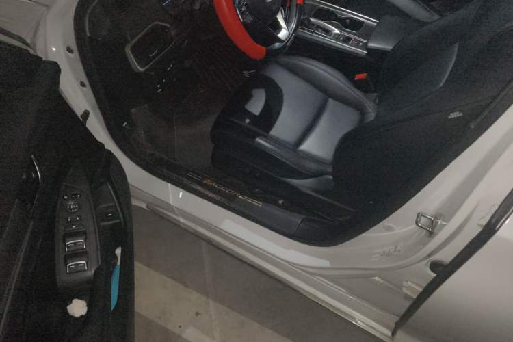 Used Honda Accord 2018 260TURBO Luxury Edition China VI Interior 3