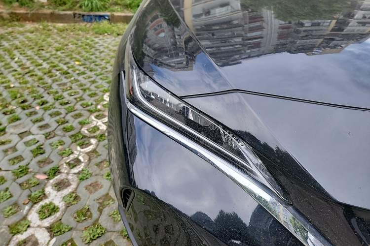 Used Toyota Harrier 2022 2.0L CVT Two-Wheel Drive Luxury Edition Right Front Headlight