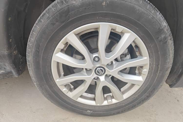 Used Nissan X-Trail 2017 2.0L CVT Comfort Edition 2WD Right Front Wheel Hub