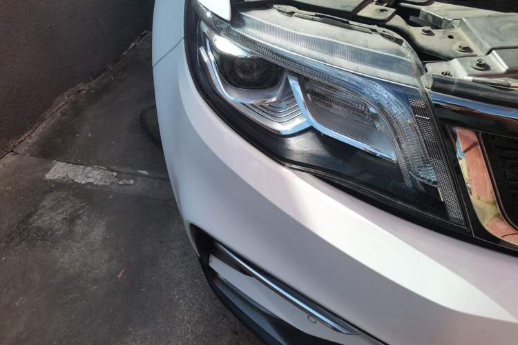 Used Geely Auto Emgrand X7 Sport 2018 1.8TD Automatic Two-Wheel Drive Smart Connect 4G Internet Edition